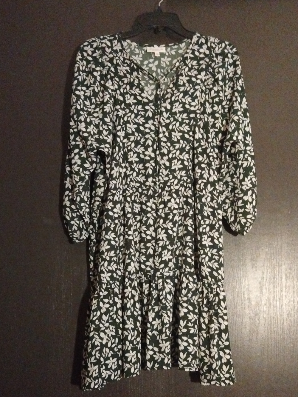 bobeau Dark Green and White Long Sleeve Floral Dress